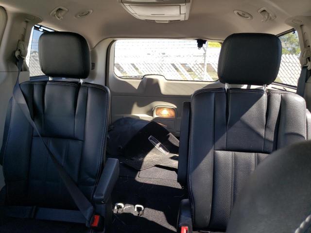 Photo 10 from auction – 2016 CHRYSLER TOWN & COU with VIN 2C4RC1CG8GR138320