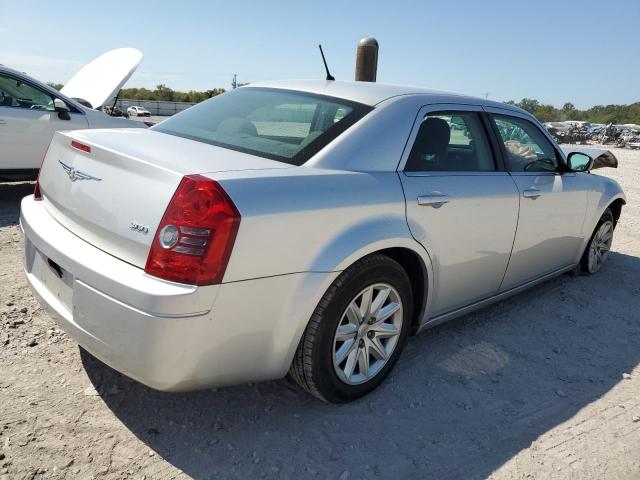 Photo 3 from auction – 2008 CHRYSLER 300 LX with VIN 2C3KA43R18H146815