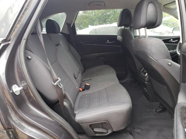 Photo 11 from auction – 2016 KIA SORENTO LX with VIN 5XYPG4A32GG115455