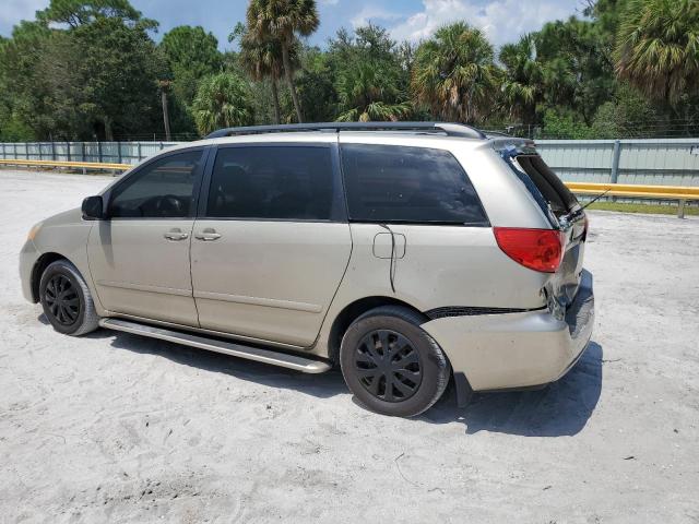Photo 2 from auction – 2010 TOYOTA SIENNA with VIN 5TDKK4CC7AS295614