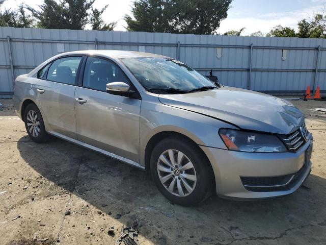 Photo 4 from auction – 2013 VOLKSWAGEN PASSAT S with VIN 1VWAP7A33DC037451