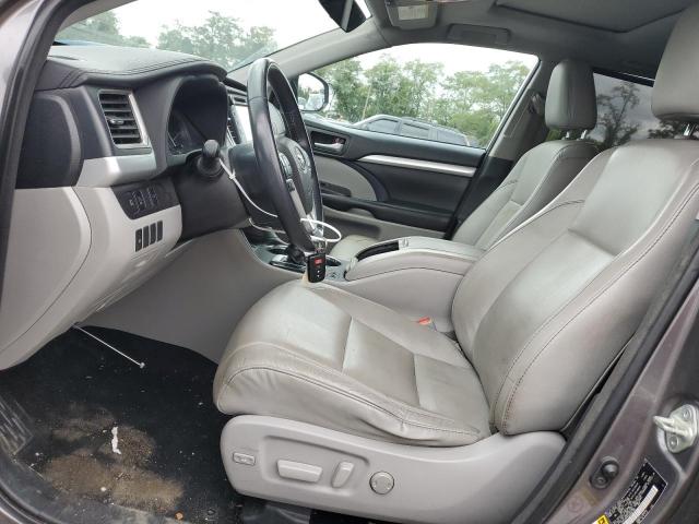 Photo 7 from auction – 2018 TOYOTA HIGHLANDER with VIN 5TDJZRFH4JS892196