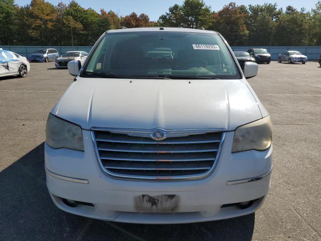 Photo 5 from auction – 2010 CHRYSLER TOWN AND C with VIN 2A4RR5D12AR299487