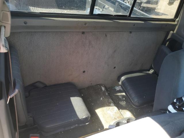 Photo 10 from auction – 2000 NISSAN FRONTIER K with VIN 1N6ED26YXYC367563