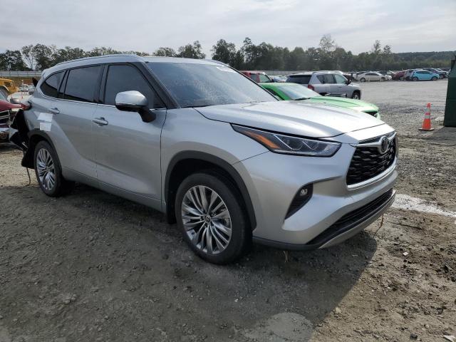 Photo 4 from auction – 2022 TOYOTA HIGHLANDER with VIN 5TDFZRBHXNS178395