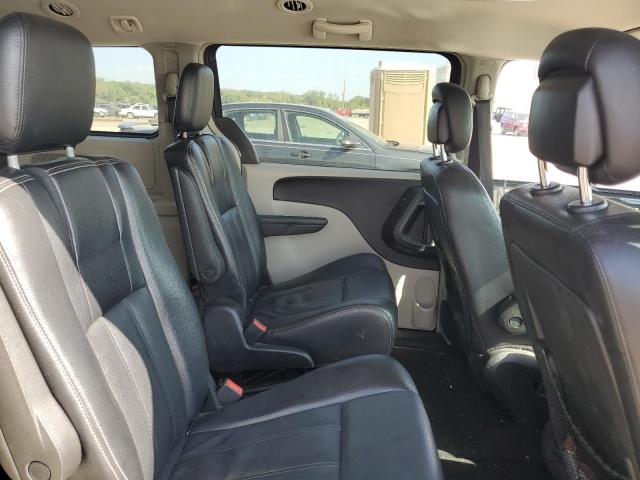 Photo 11 from auction – 2015 CHRYSLER TOWN & COU with VIN 2C4RC1BG8FR608622