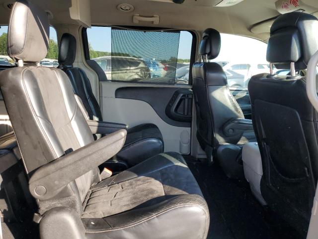 Photo 11 from auction – 2016 CHRYSLER TOWN & COU with VIN 2C4RC1JG1GR159755