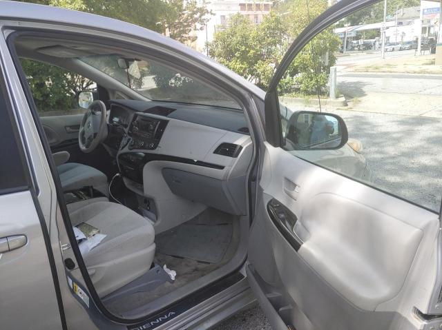 Photo 5 from auction – 2011 TOYOTA SIENNA LE with VIN 5TDJK3DC7BS029712