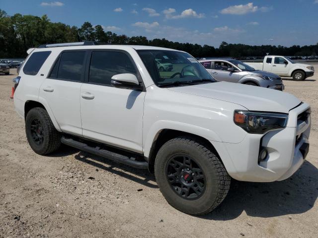 Photo 4 from auction – 2020 TOYOTA 4RUNNER SR with VIN JTEZU5JR2L5221785