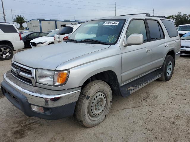 TOYOTA 4RUNNER SR 2000 with VIN JT3GN86R7Y0176323 - Photo from auction