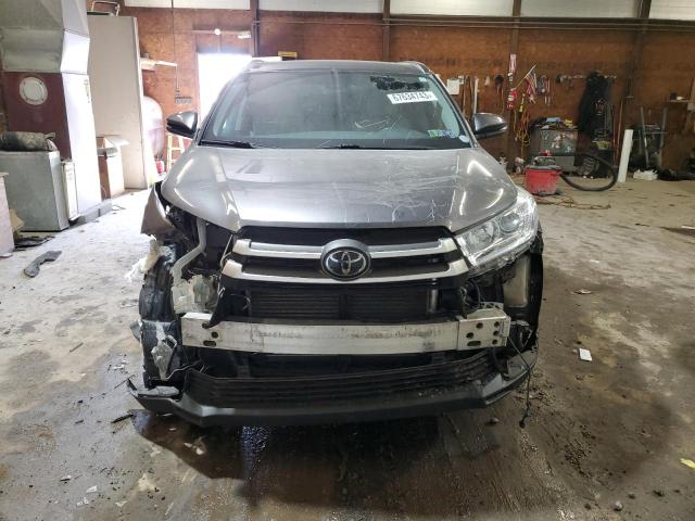 Снимка 5 от търг – 2018 TOYOTA HIGHLANDER с VIN 5TDJZRFH3JS556149