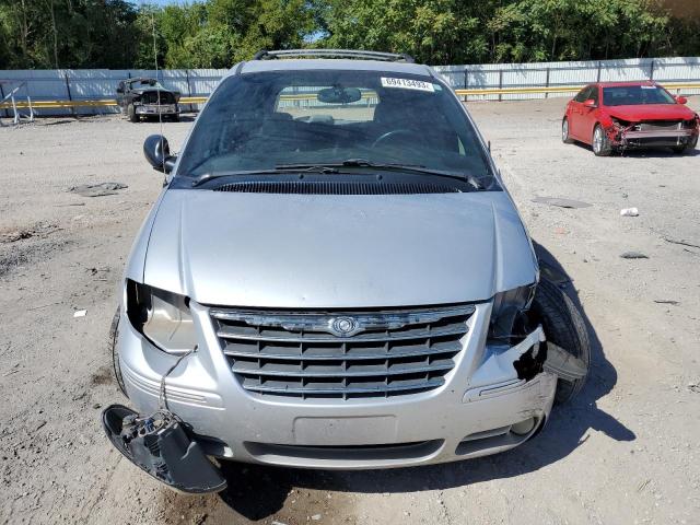 Photo 5 from auction – 2005 CHRYSLER TOWN & COU with VIN 2C8GP64LX5R136990
