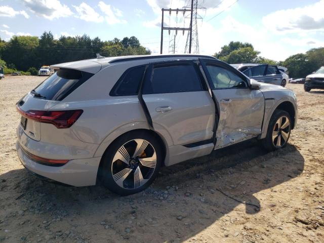Снимка 3 от търг – 2022 AUDI E-TRON PRE с VIN WA1LAAGE9NB010422
