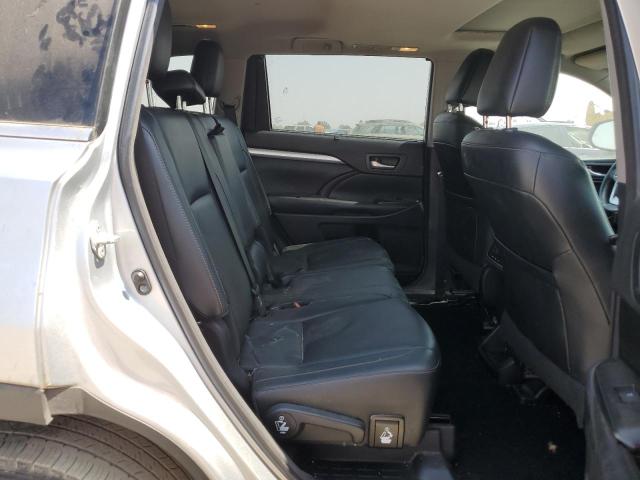 Photo 11 from auction – 2018 TOYOTA HIGHLANDER with VIN 5TDJZRFH7JS824152