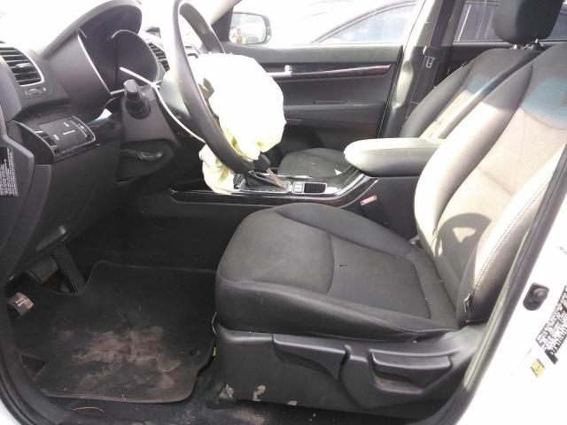 Photo 7 from auction – 2015 KIA SORENTO LX with VIN 5XYKTDA72FG584147