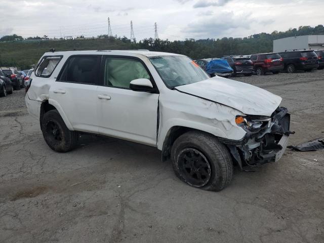 Photo 4 from auction – 2018 TOYOTA 4RUNNER SR with VIN JTEBU5JR5J5485436