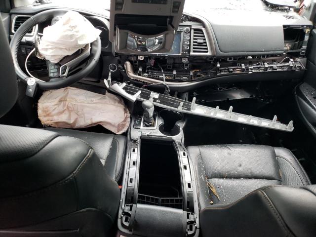Photo 8 from auction – 2019 TOYOTA HIGHLANDER with VIN 5TDDZRFH0KS940758