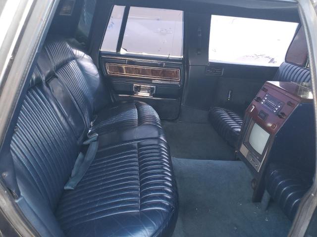 Photo 10 from auction – 1982 LINCOLN TOWN CAR with VIN 1LNBP94F8CY635962