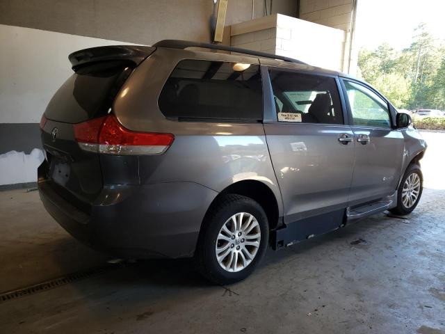 Photo 3 from auction – 2014 TOYOTA SIENNA XLE with VIN 5TDYK3DC4ES435658