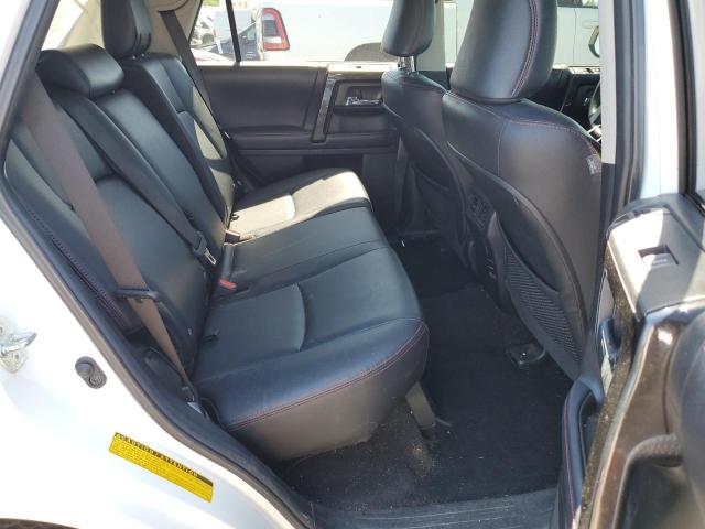 Photo 10 from auction – 2018 TOYOTA 4RUNNER SR with VIN JTEBU5JR2J5562506