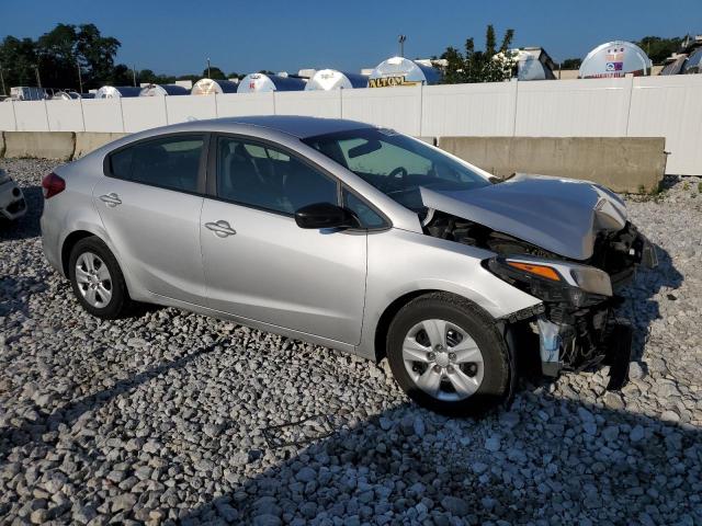 Photo 4 from auction – 2017 KIA FORTE LX with VIN 3KPFK4A77HE034902