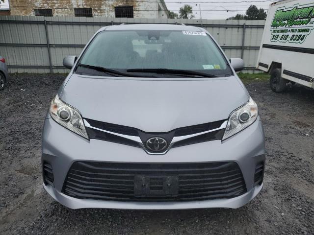 Photo 5 from auction – 2018 TOYOTA SIENNA LE with VIN 5TDKZ3DC7JS921652