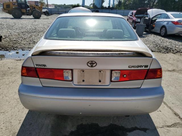 Photo 6 from auction – 2000 TOYOTA CAMRY CE with VIN 4T1BG22K7YU702816