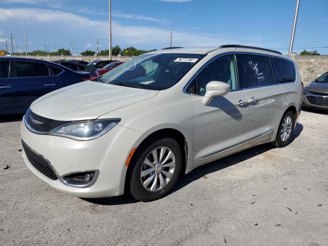 CHRYSLER PACIFICA T 2017 with VIN 2C4RC1BG9HR660506 - Photo from auction