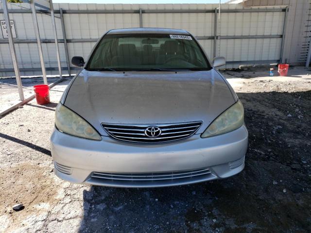 Photo 5 from auction – 2005 TOYOTA CAMRY LE with VIN 4T1BE32K95U050885