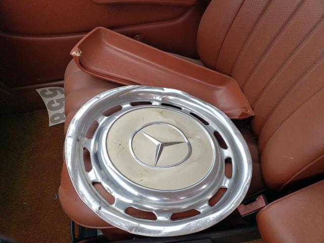 Photo 12 from auction – 1981 MERCEDES-BENZ 240 D with VIN WDBAB23A7BB224063