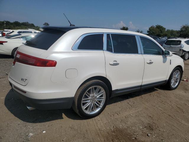 Снимка 3 от търг – 2018 LINCOLN MKT с VIN 2LMHJ5AT2JBL02122