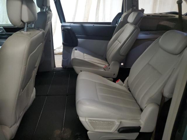 Photo 11 from auction – 2010 CHRYSLER TOWN & COU with VIN 2A4RR8D17AR321050