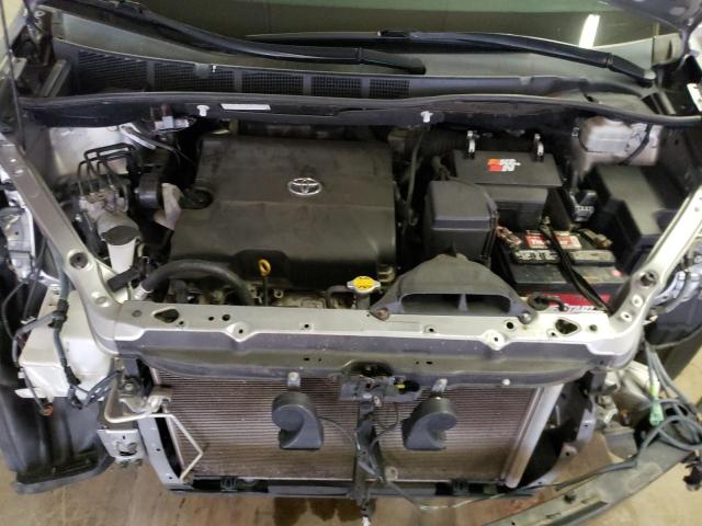 Photo 12 from auction – 2011 TOYOTA SIENNA XLE with VIN 5TDYK3DC1BS024939