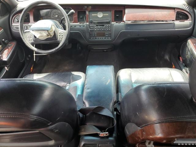 Photo 8 from auction – 2004 LINCOLN TOWN CAR E with VIN 1LNHM84W94Y668855