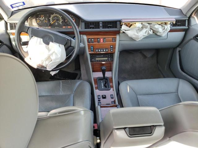 Photo 8 from auction – 1995 MERCEDES-BENZ E 320 BASE with VIN WDBEA32E3SC209214