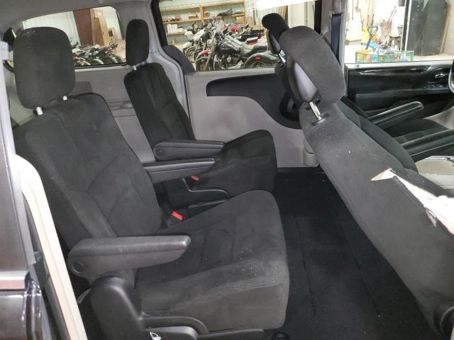 Photo 11 from auction – 2015 CHRYSLER TOWN & COU with VIN 2C4RC1BG0FR720203