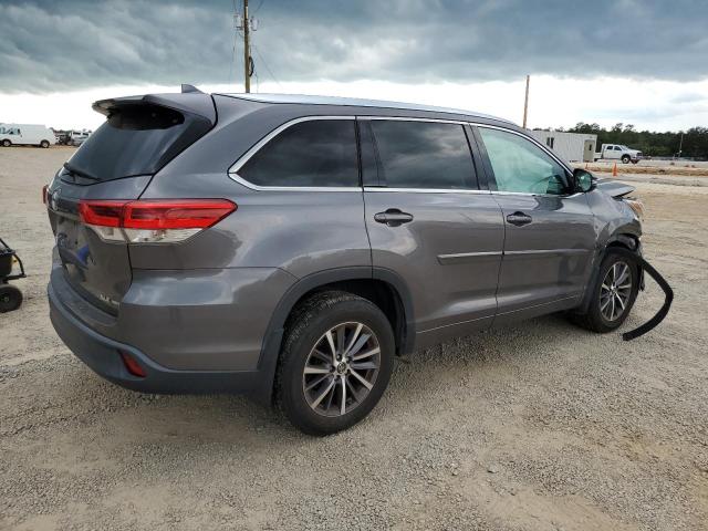 Photo 3 from auction – 2018 TOYOTA HIGHLANDER with VIN 5TDJZRFH3JS806988
