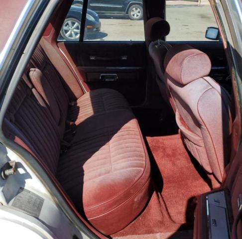 Photo 10 from auction – 1987 FORD CROWN VICT with VIN 2FABP74FXHX142872