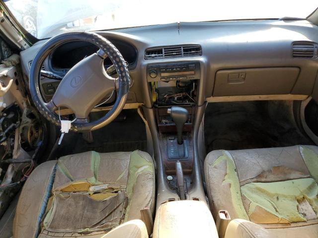 Photo 8 from auction – 1992 LEXUS ES 300 with VIN JT8VK13T9N0062675