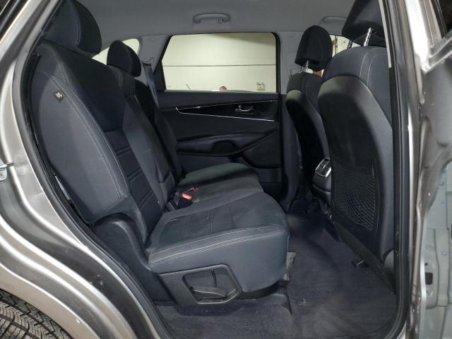 Photo 10 from auction – 2017 KIA SORENTO LX with VIN 5XYPG4A32HG265373