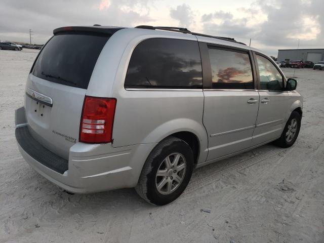 Photo 3 from auction – 2010 CHRYSLER TOWN & COU with VIN 2A4RR5D10AR285460