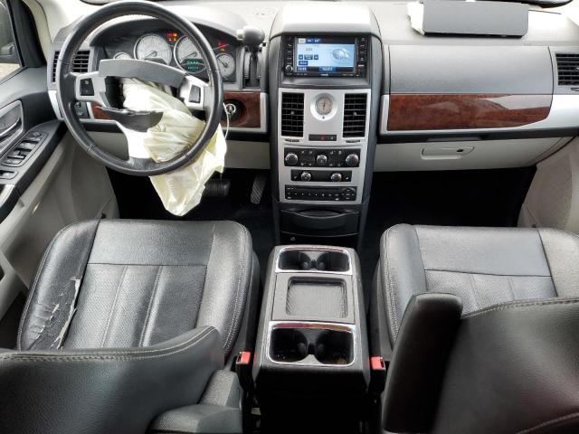 Photo 8 from auction – 2010 CHRYSLER TOWN & COU with VIN 2A4RR8DX8AR428970