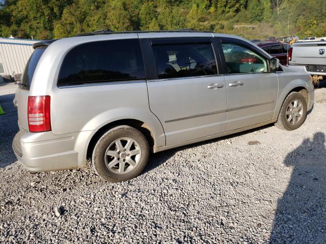 Photo 3 from auction – 2010 CHRYSLER TOWN & COU with VIN 2A4RR5D12AR279014