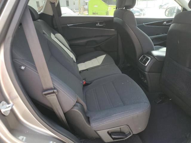 Photo 11 from auction – 2016 KIA SORENTO LX with VIN 5XYPG4A38GG045928