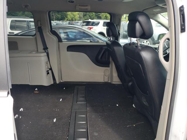 Photo 11 from auction – 2014 CHRYSLER TOWN & COU with VIN 2C4RC1BGXER442019