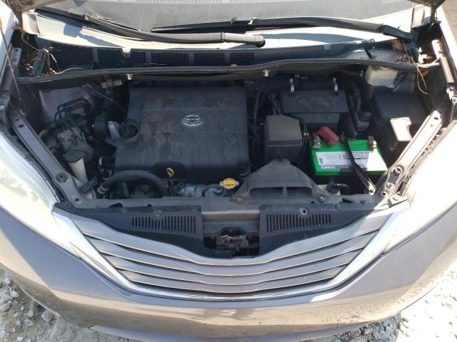 Photo 12 from auction – 2013 TOYOTA SIENNA XLE with VIN 5TDYK3DC2DS310818
