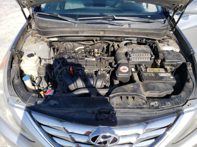 Photo 11 from auction – 2011 HYUNDAI SONATA SE with VIN 5NPEC4AC0BH039643