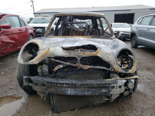 Photo 5 from auction – 2004 MINI COOPER S with VIN WMWRE334X4TD83037