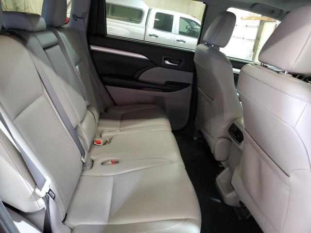 Снимка 11 от търг – 2018 TOYOTA HIGHLANDER с VIN 5TDJZRFH3JS556149