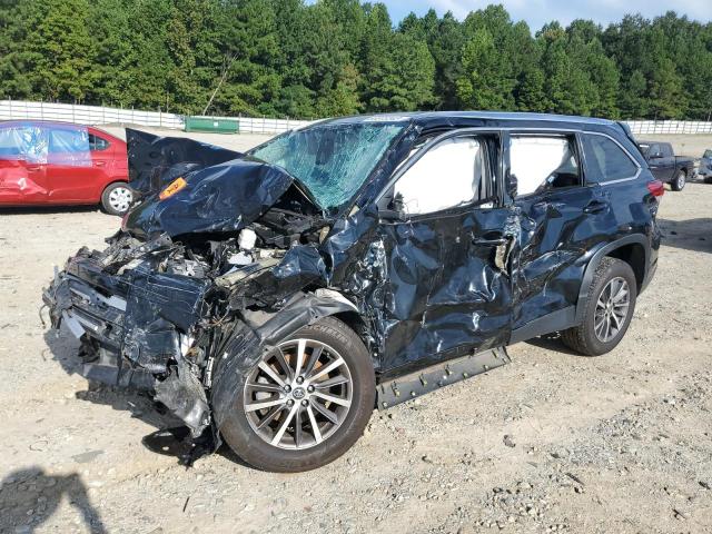 TOYOTA HIGHLANDER 2019 with VIN 5TDKZRFH0KS558995 - Photo from auction